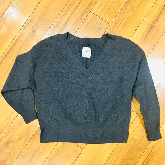 Abercrombie Fitch grey gray crop soft sweater v-neck winter athleisure - Picture 2 of 7